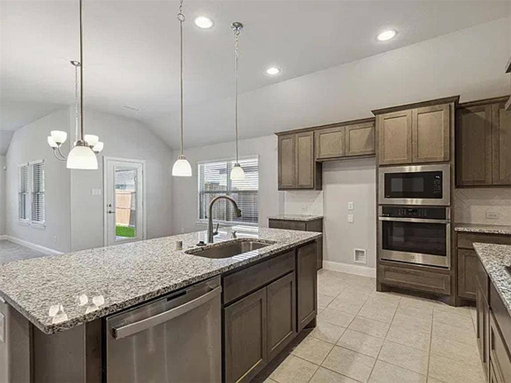 548 Bradley Drive, Fate, TX 75087 548 Bradley Drive, Fate, TX 75087