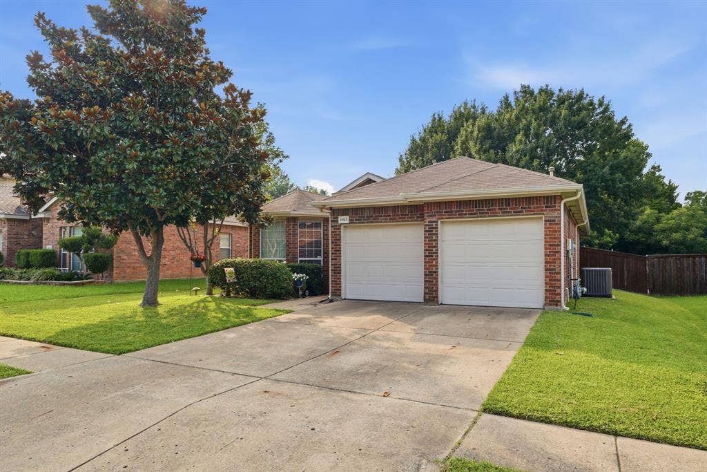 1953 Rustic Creek Drive, Garland, TX 75040