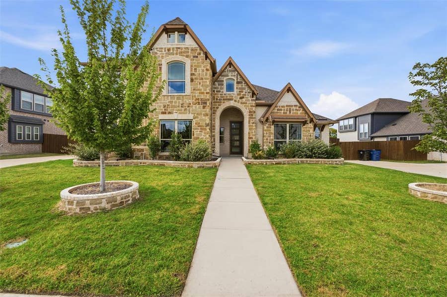 Property photo for 1133 Windy Vista Drive, Midlothian, TX