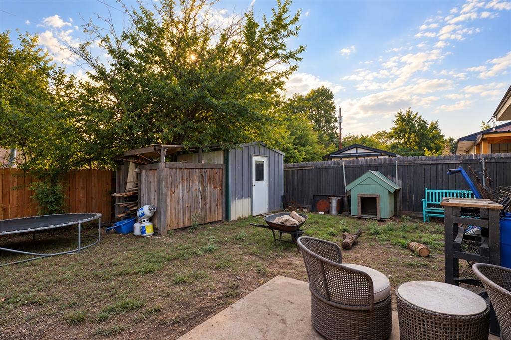 2108 Skylark Drive, Waco, TX 76712 2108 Skylark Drive, Waco, TX 76712