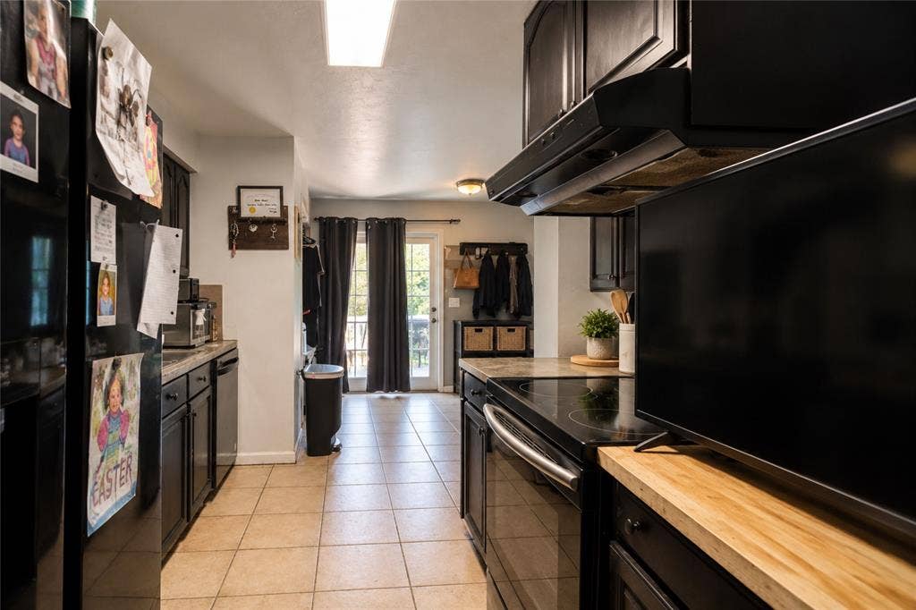 2108 Skylark Drive, Waco, TX 76712 2108 Skylark Drive, Waco, TX 76712