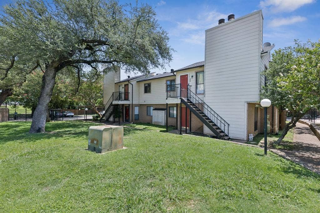 6646 E Lovers Lane, #104, Dallas, TX 75214 6646 E Lovers Lane, #104, Dallas, TX 75214