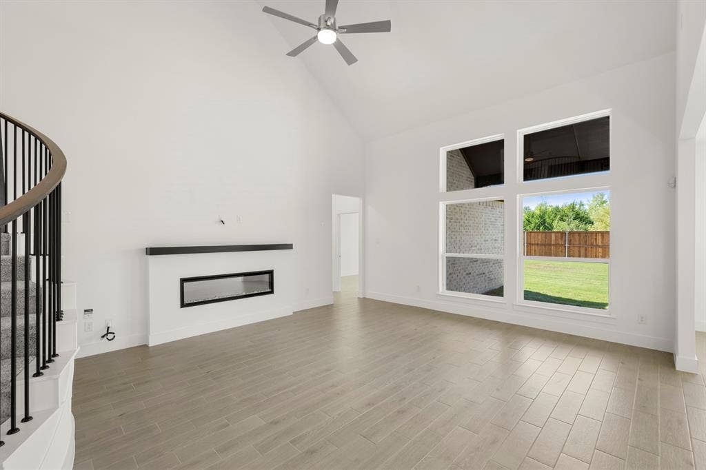 700 Golden Galaxy Way, Lucas, TX 75098 6_07. 700 Golden - Family