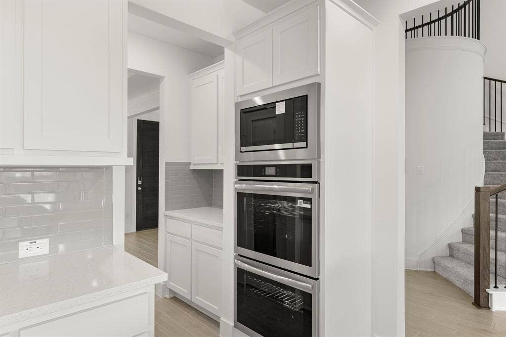 700 Golden Galaxy Way, Lucas, TX 75098 11_12. 700 Golden - Kitchen (4)