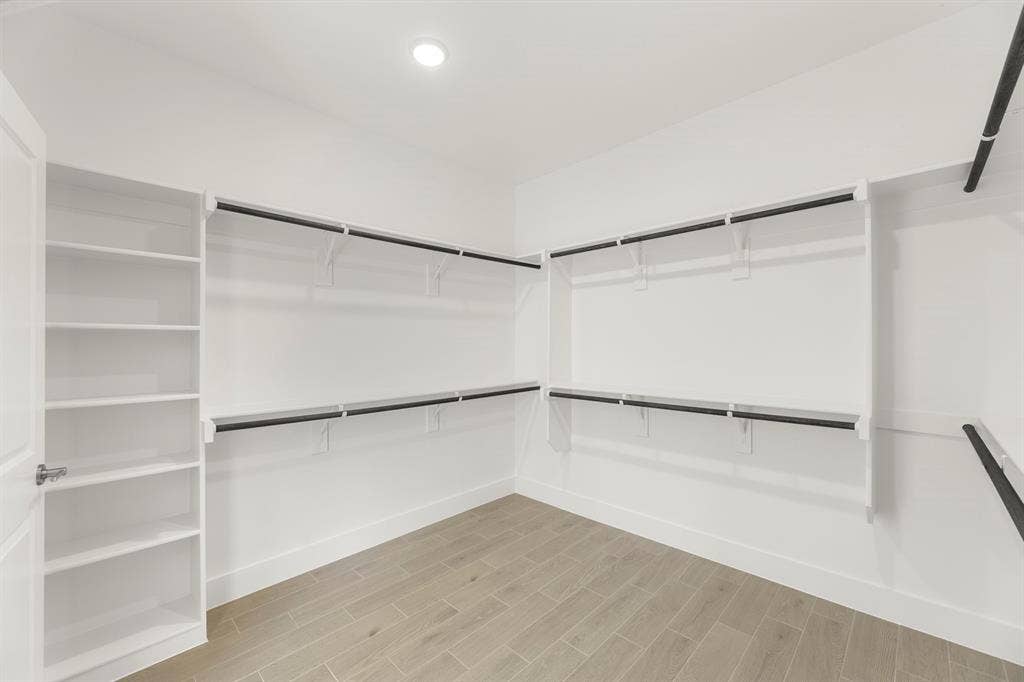 700 Golden Galaxy Way, Lucas, TX 75098 19_20. 700 Golden - Closet