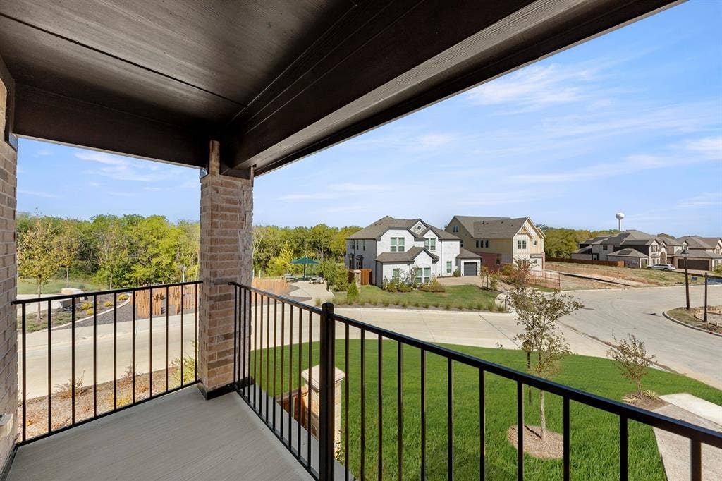700 Golden Galaxy Way, Lucas, TX 75098 23_24. 700 Golden - Balcony