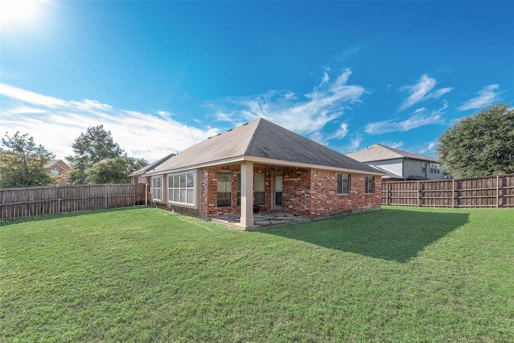 721 Honeysuckle Way, DeSoto, TX 75115 HUGE Backyard!