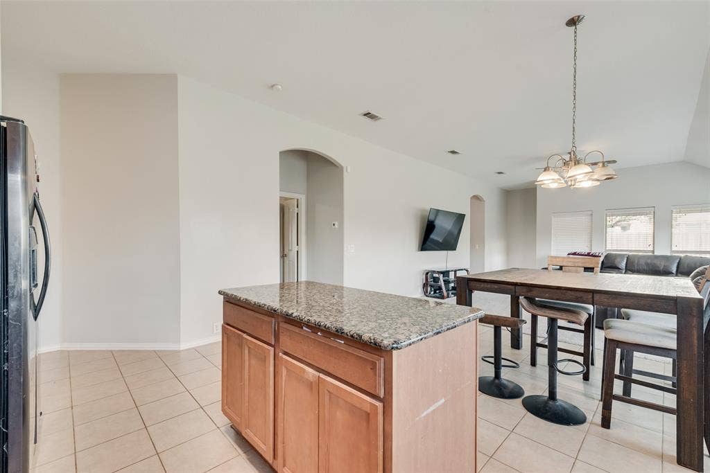 721 Honeysuckle Way, DeSoto, TX 75115 Kitchen island!