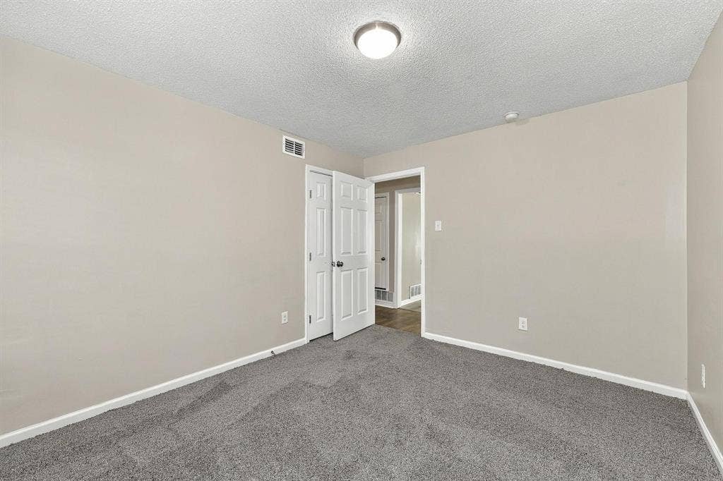 2118 Bergstrom Drive, Dallas, TX 75227 2118 Bergstrom Drive, Dallas, TX 75227