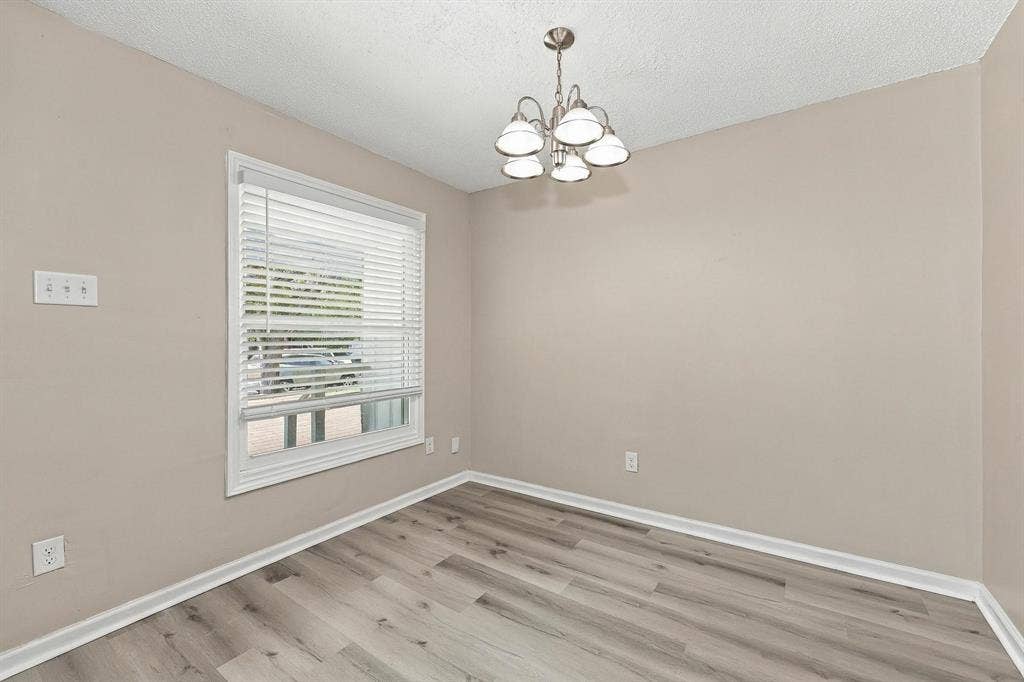 2118 Bergstrom Drive, Dallas, TX 75227 2118 Bergstrom Drive, Dallas, TX 75227