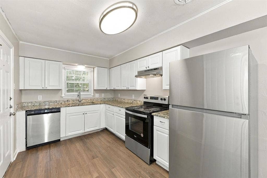 2118 Bergstrom Drive, Dallas, TX 75227 2118 Bergstrom Drive, Dallas, TX 75227