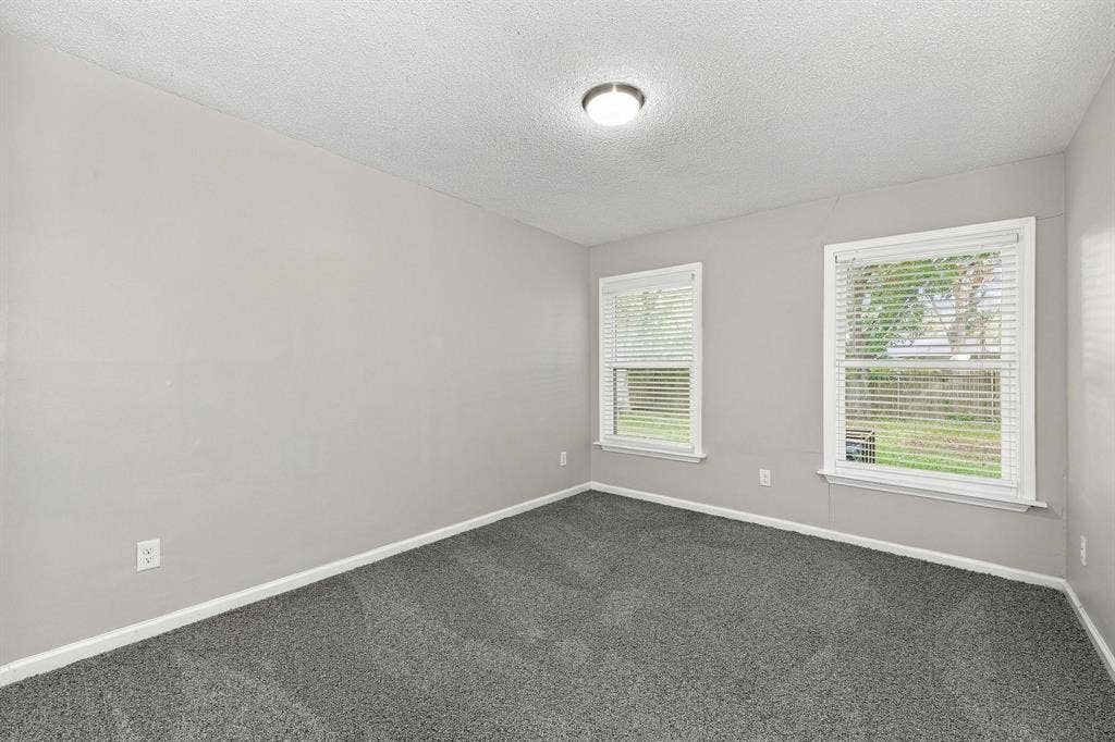 2118 Bergstrom Drive, Dallas, TX 75227 2118 Bergstrom Drive, Dallas, TX 75227