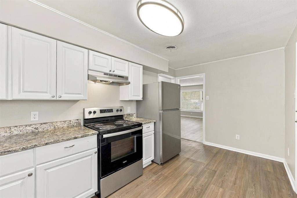 2118 Bergstrom Drive, Dallas, TX 75227 2118 Bergstrom Drive, Dallas, TX 75227