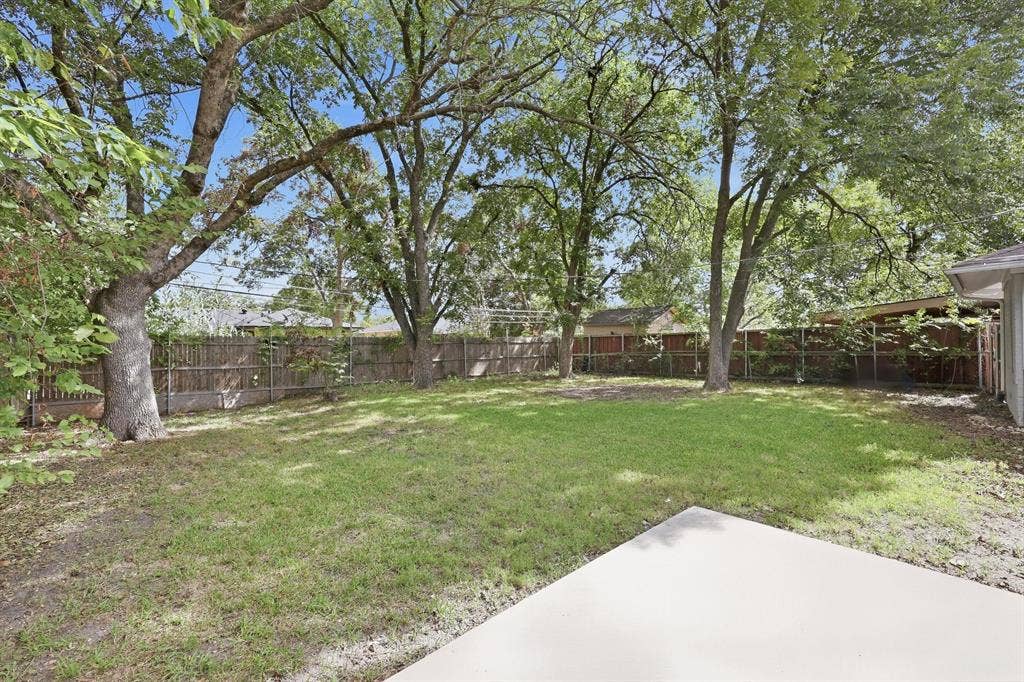 2118 Bergstrom Drive, Dallas, TX 75227 2118 Bergstrom Drive, Dallas, TX 75227