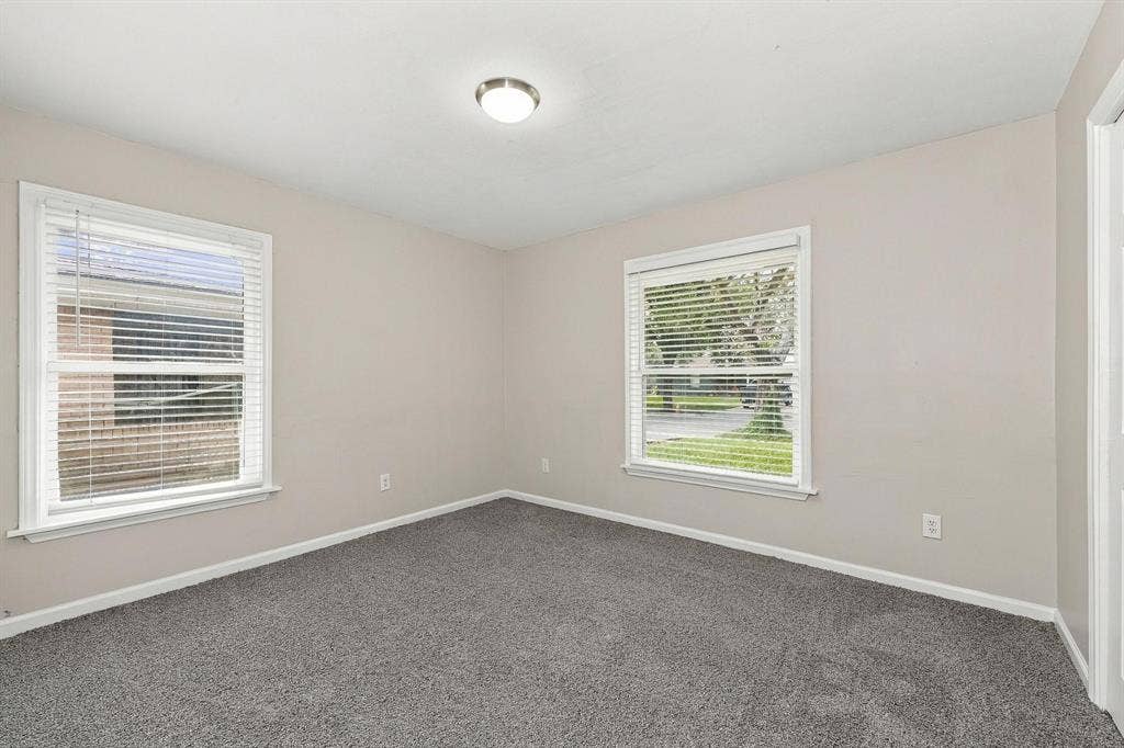 2118 Bergstrom Drive, Dallas, TX 75227 2118 Bergstrom Drive, Dallas, TX 75227