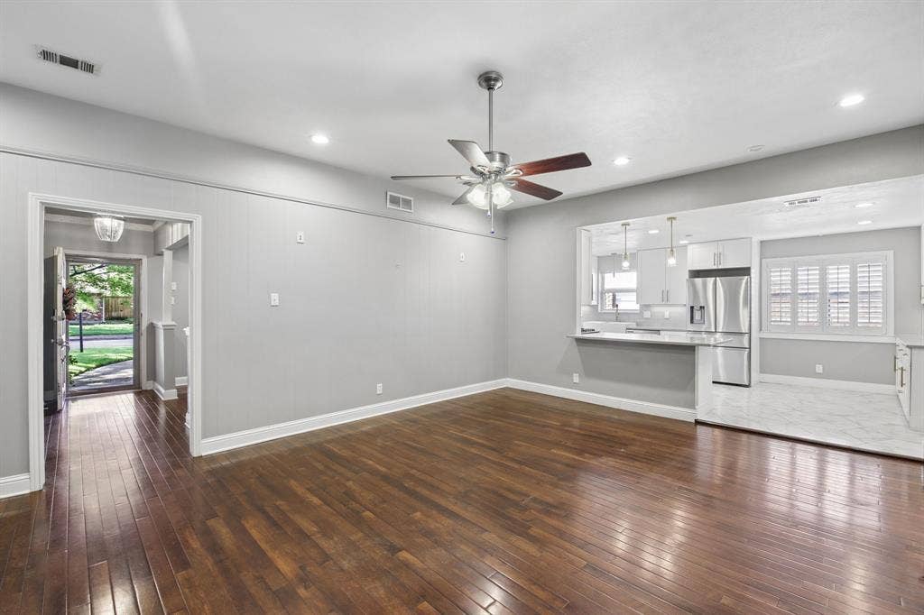 9935 Milltrail Drive, Dallas, TX 75238 Kitchen open to living