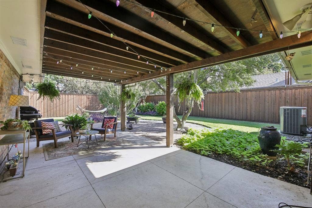 9935 Milltrail Drive, Dallas, TX 75238 Covered backyard patio