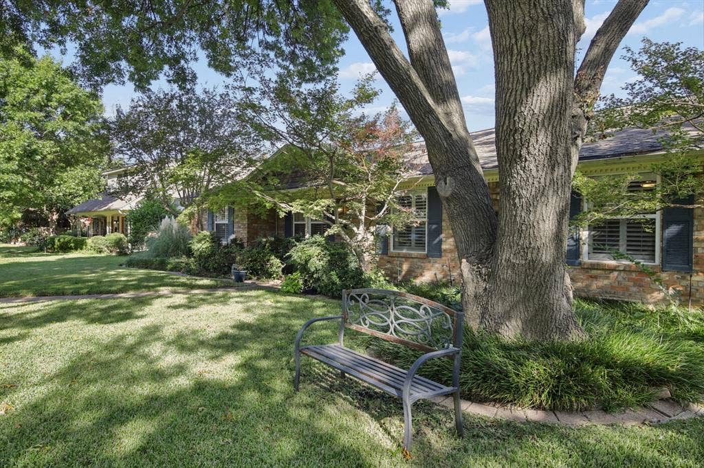 9935 Milltrail Drive, Dallas, TX 75238 9935 Milltrail Drive, Dallas, TX 75238