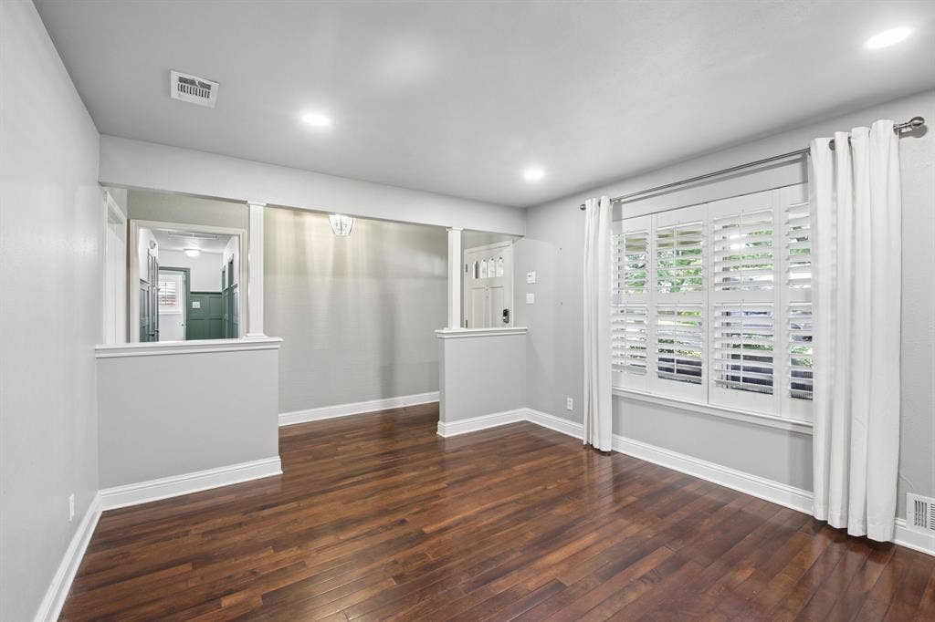 9935 Milltrail Drive, Dallas, TX 75238 Formal living off of entry