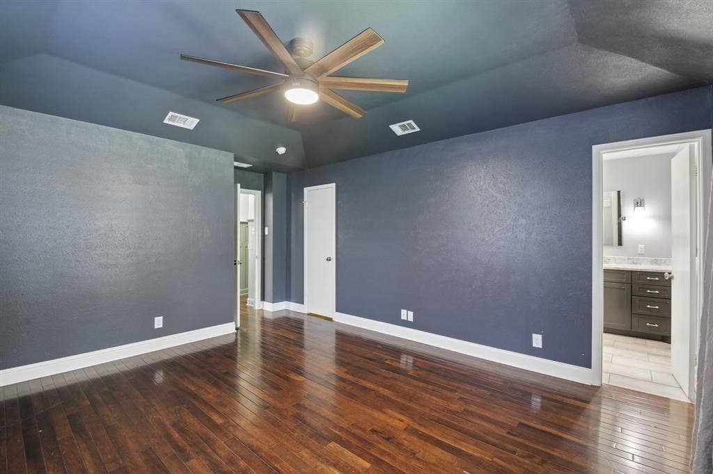 9935 Milltrail Drive, Dallas, TX 75238 with ensuite bathroom