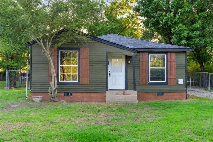 Property photo for 418 N 36th Street, Corsicana, TX