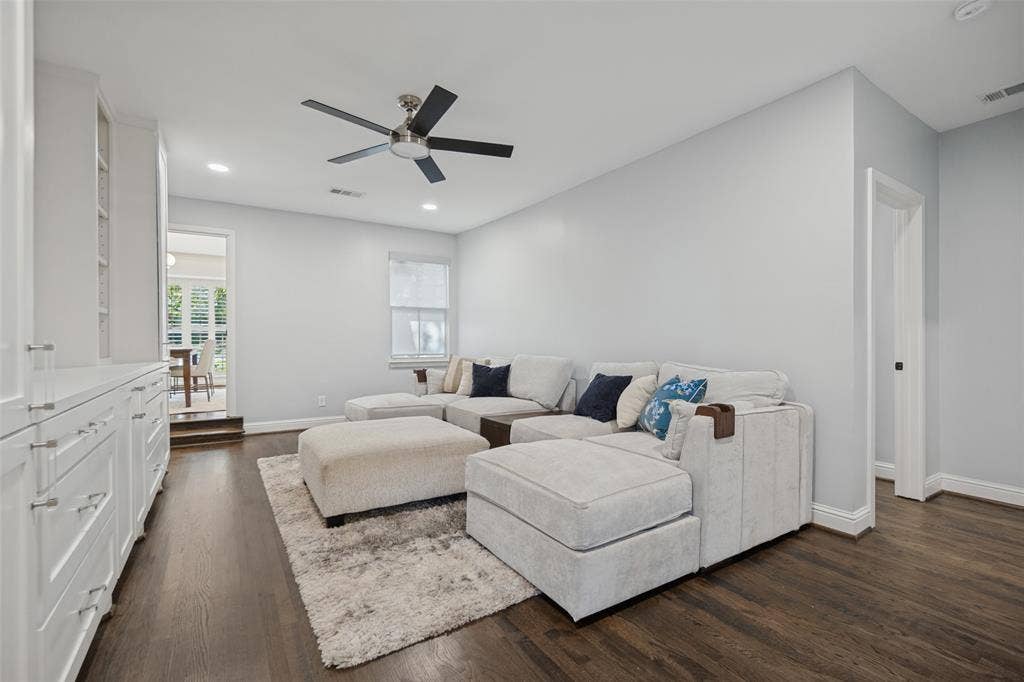 6609 Ridgeview Circle, Dallas, TX 75240