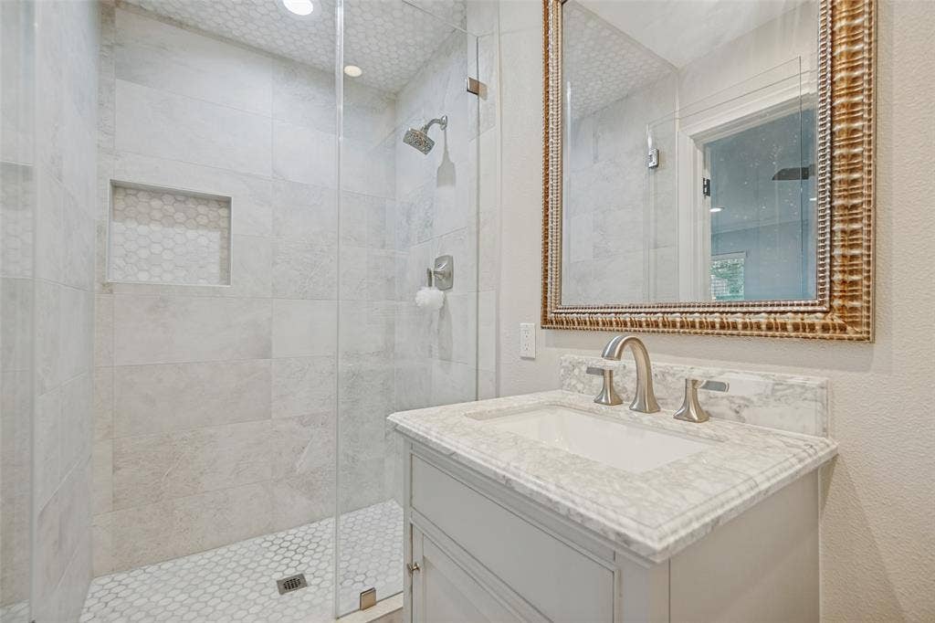 6609 Ridgeview Circle, Dallas, TX 75240