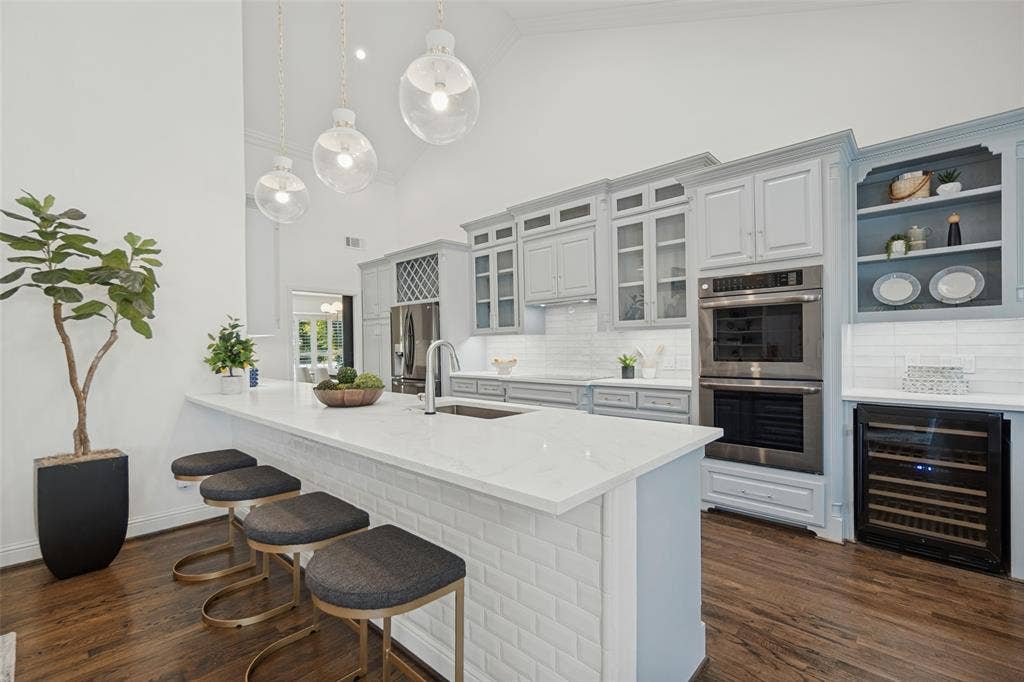 6609 Ridgeview Circle, Dallas, TX 75240