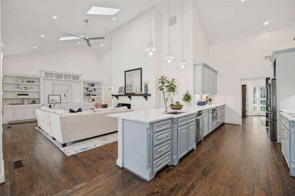 6609 Ridgeview Circle, Dallas, TX 75240