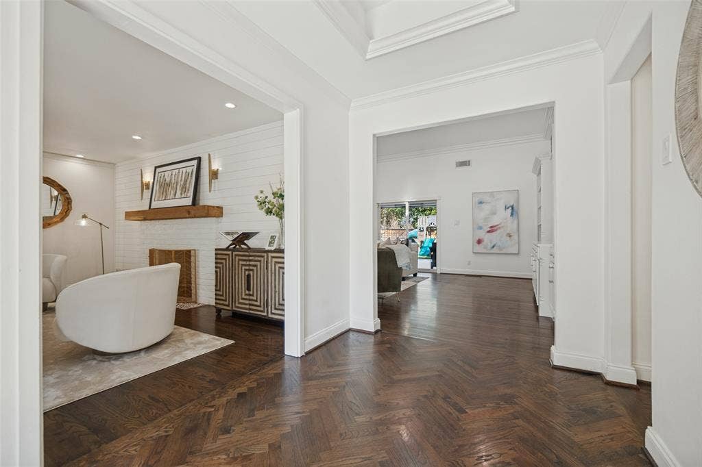 6609 Ridgeview Circle, Dallas, TX 75240