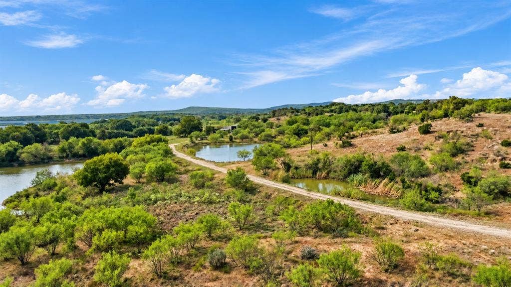 221 S Kinder Lane, Jacksboro, TX 76458 221 S Kinder Lane, Jacksboro, TX 76458