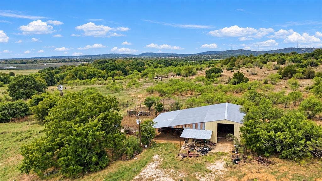 221 S Kinder Lane, Jacksboro, TX 76458 221 S Kinder Lane, Jacksboro, TX 76458