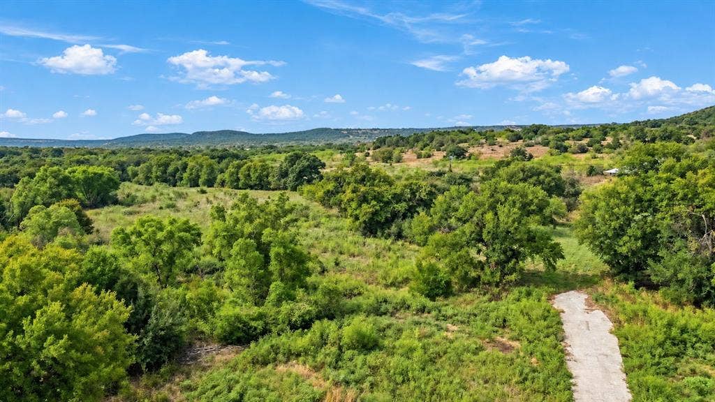 221 S Kinder Lane, Jacksboro, TX 76458 221 S Kinder Lane, Jacksboro, TX 76458