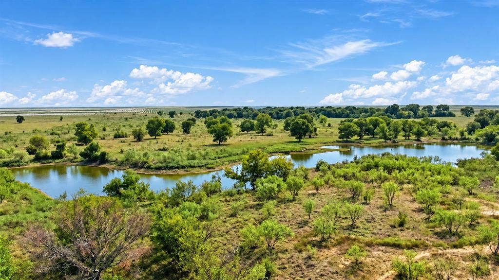 221 S Kinder Lane, Jacksboro, TX 76458 221 S Kinder Lane, Jacksboro, TX 76458