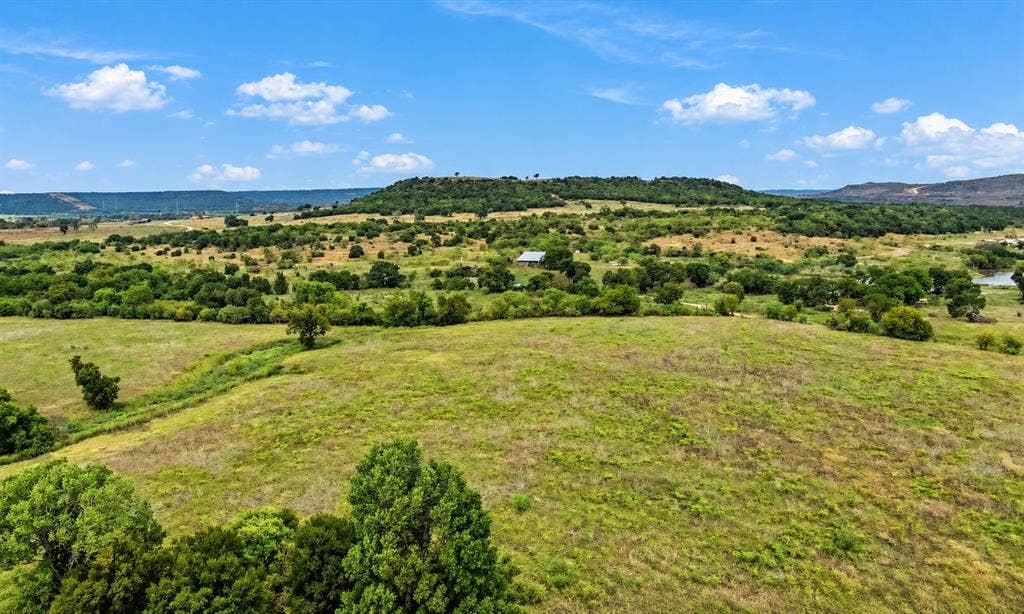 221 S Kinder Lane, Jacksboro, TX 76458 221 S Kinder Lane, Jacksboro, TX 76458