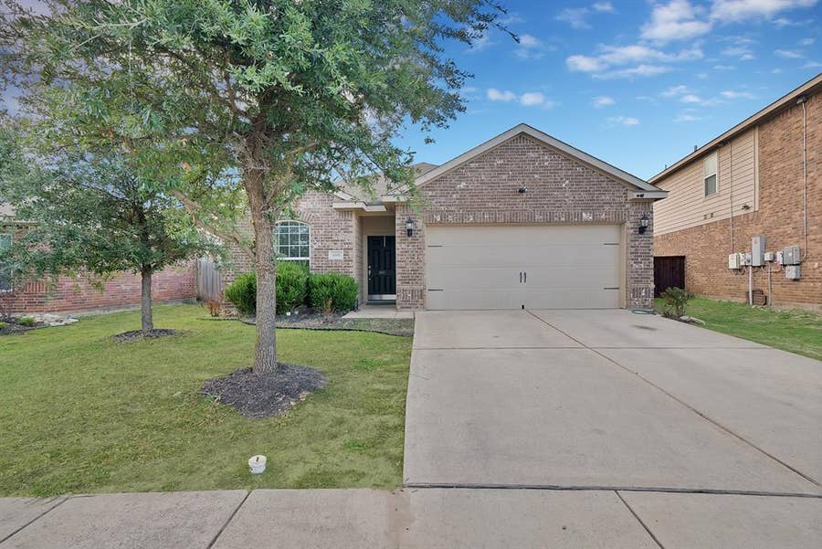 Property photo for 6148 Chalk Hollow Drive, Fort Worth, TX