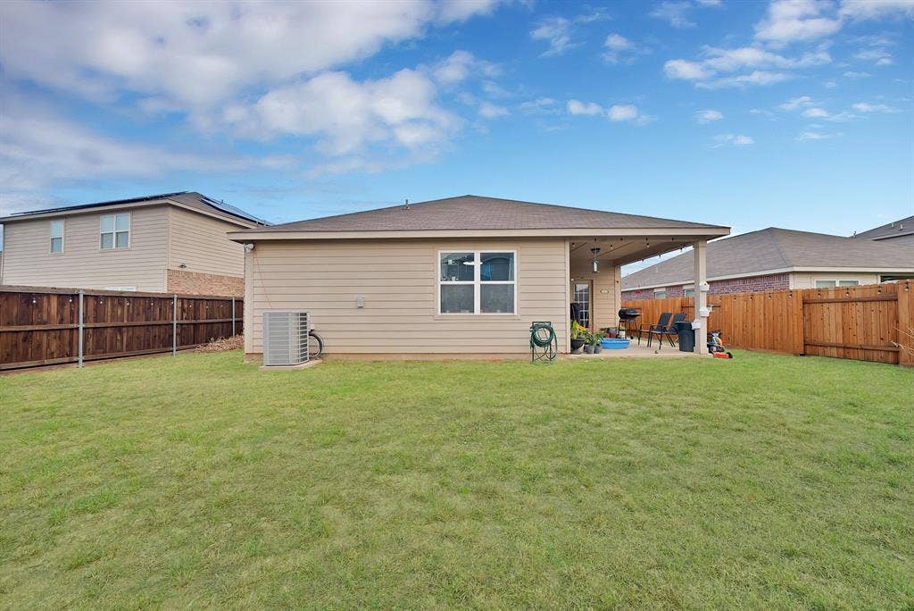 6148 Chalk Hollow Drive, Fort Worth, TX 76179