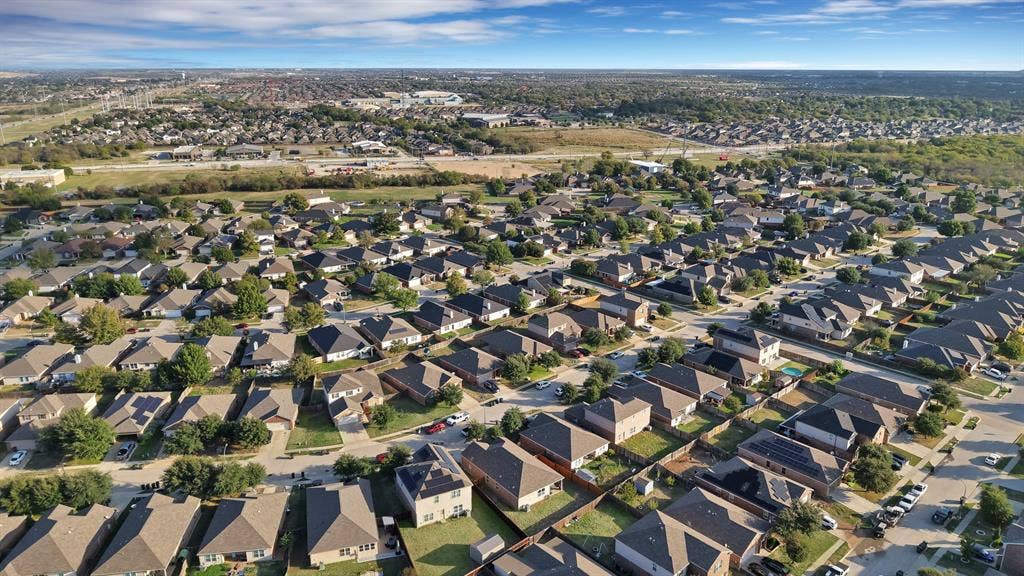 6148 Chalk Hollow Drive, Fort Worth, TX 76179