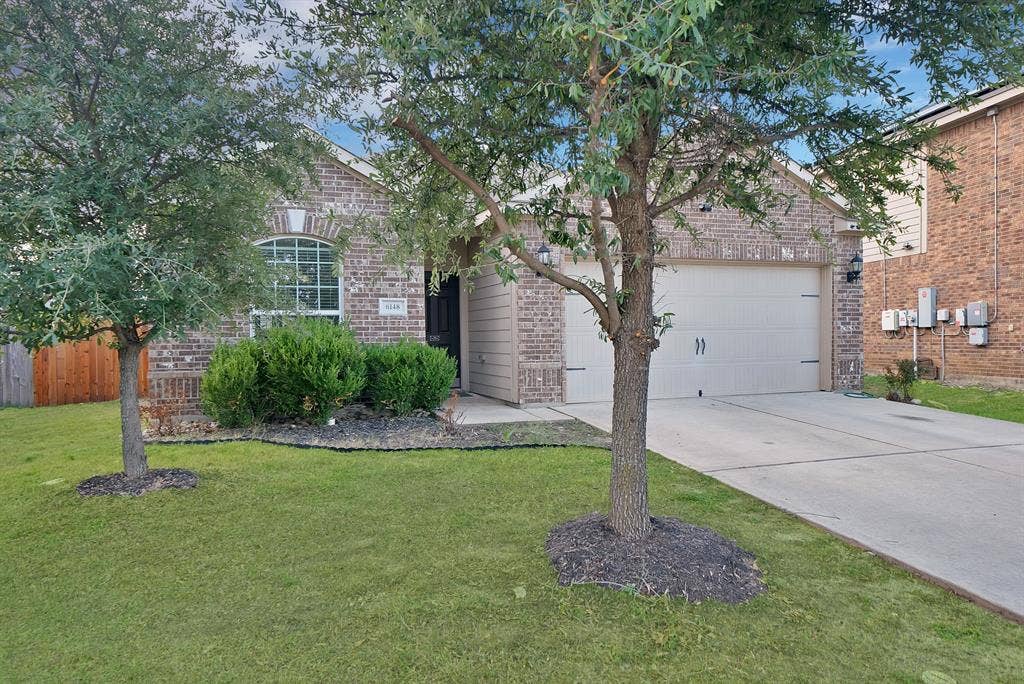 6148 Chalk Hollow Drive, Fort Worth, TX 76179