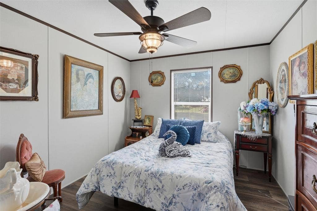 6200 S Lakeside Hills Court, Granbury, TX 76048