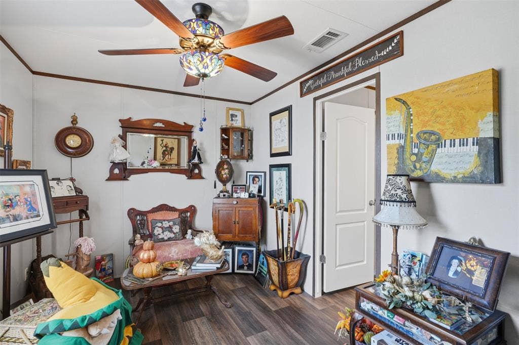 6200 S Lakeside Hills Court, Granbury, TX 76048