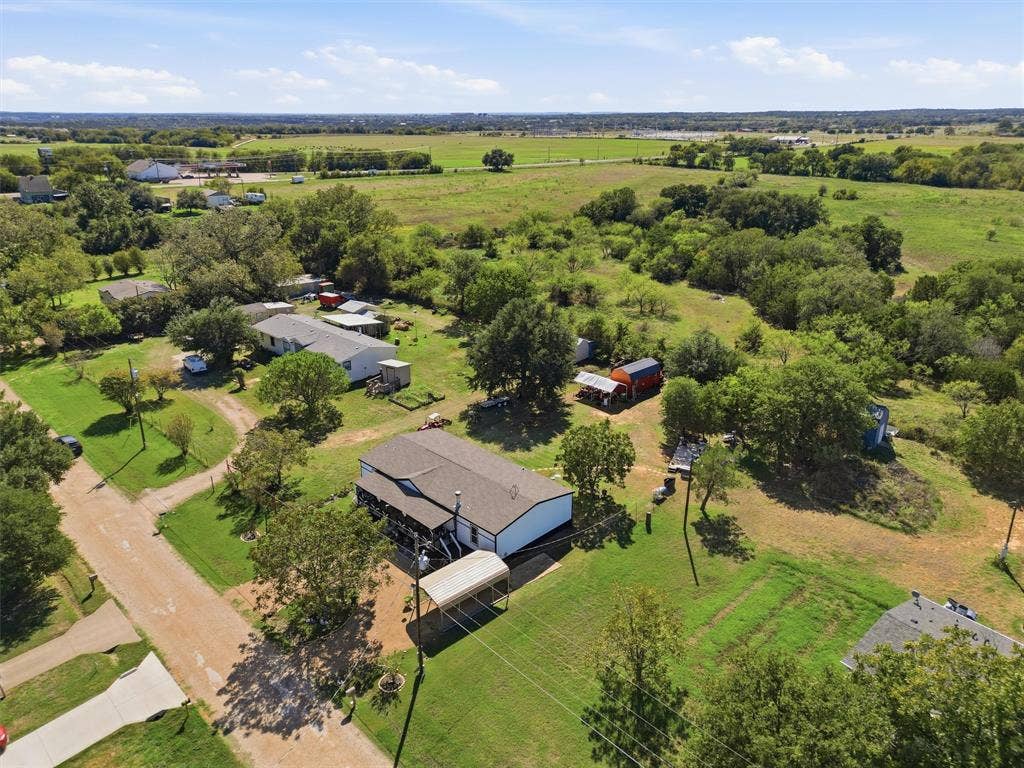 6200 S Lakeside Hills Court, Granbury, TX 76048