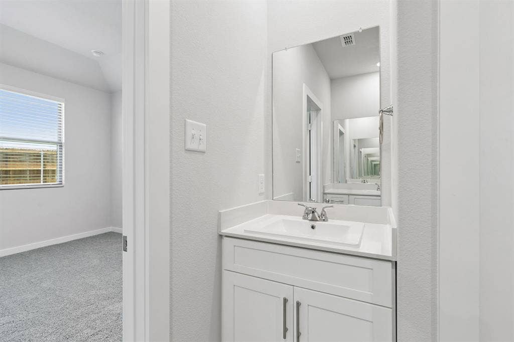 2720 Auburn Court, Princeton, TX 75407 Primary Bathroom in the Cypress home plan - REPRESENTATIVE PHOTO