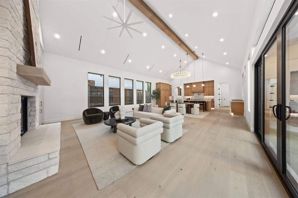 6475 Trammel Drive, Dallas, TX 75214 6475 Trammel Drive, Dallas, TX 75214