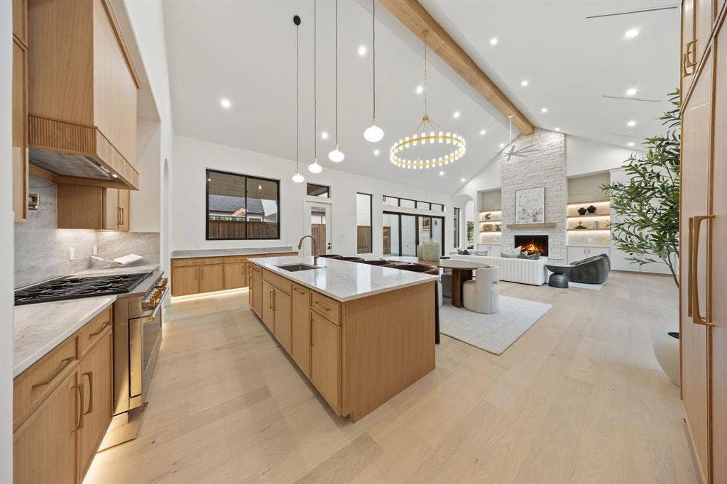 6475 Trammel Drive, Dallas, TX 75214 6475 Trammel Drive, Dallas, TX 75214