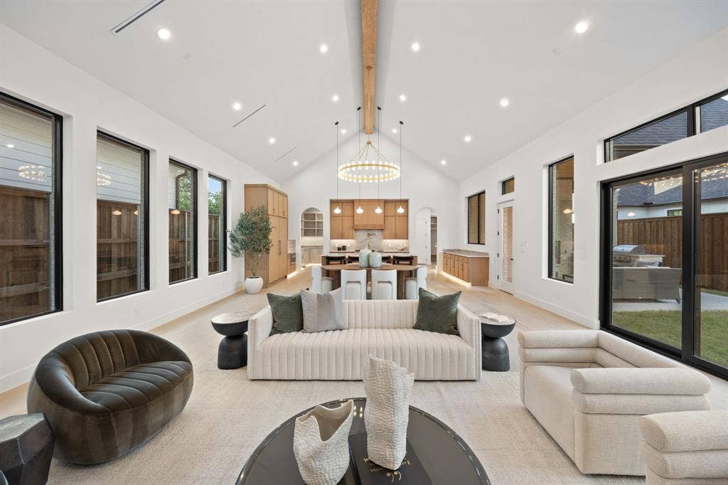 6475 Trammel Drive, Dallas, TX 75214 6475 Trammel Drive, Dallas, TX 75214