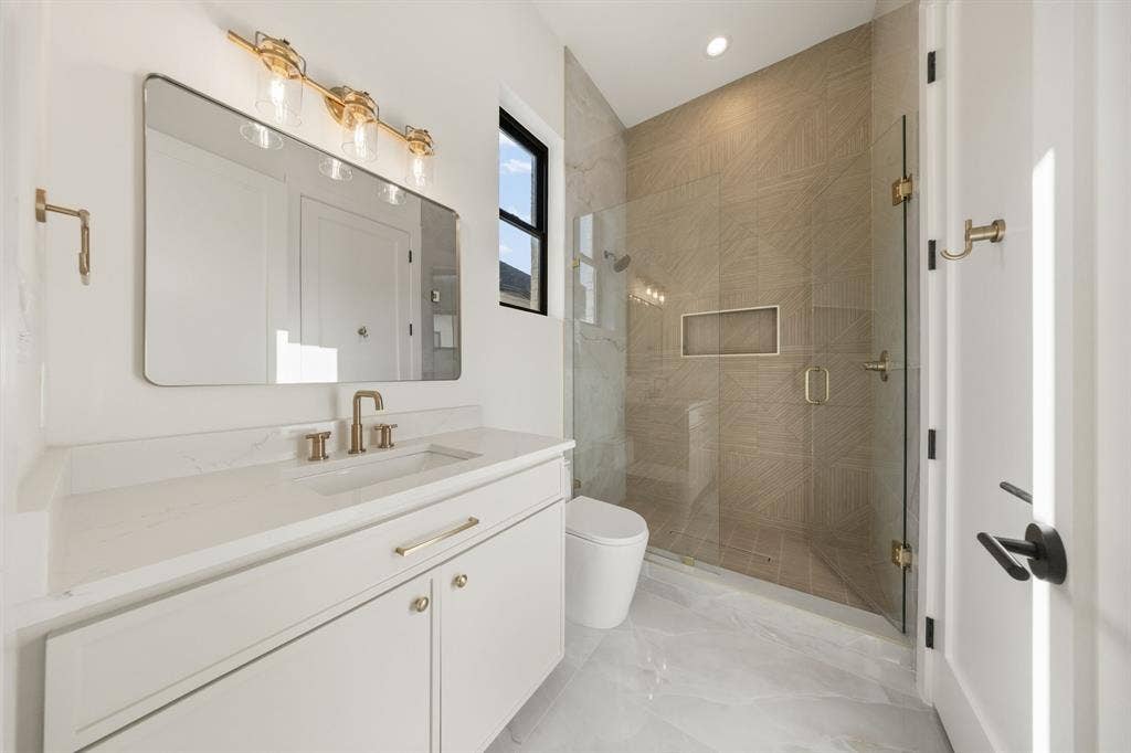 6475 Trammel Drive, Dallas, TX 75214 6475 Trammel Drive, Dallas, TX 75214