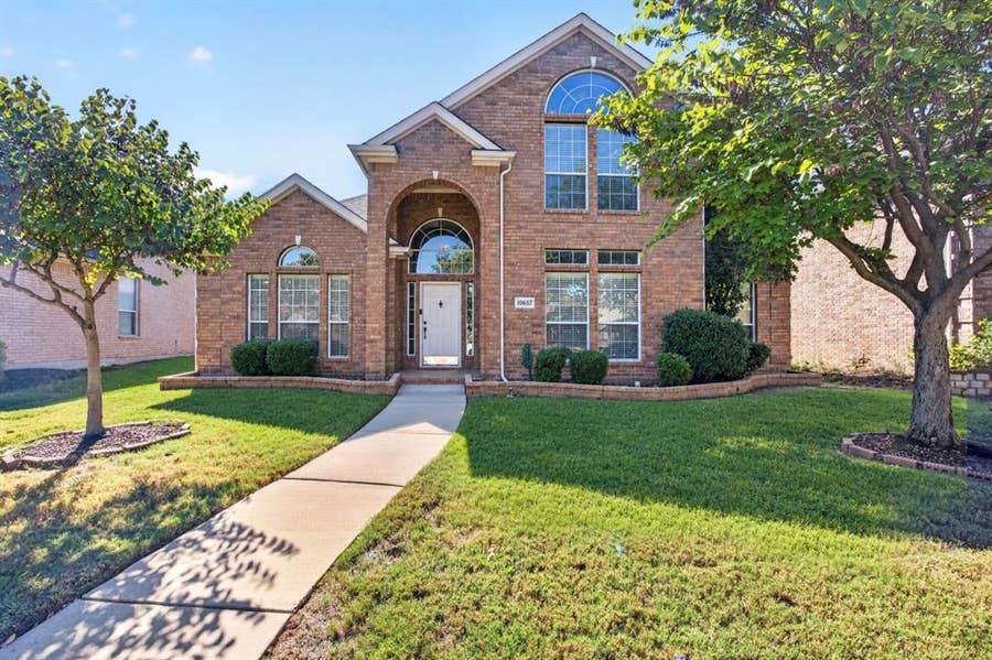 Property photo for 10657 Coach House Lane, Frisco, TX