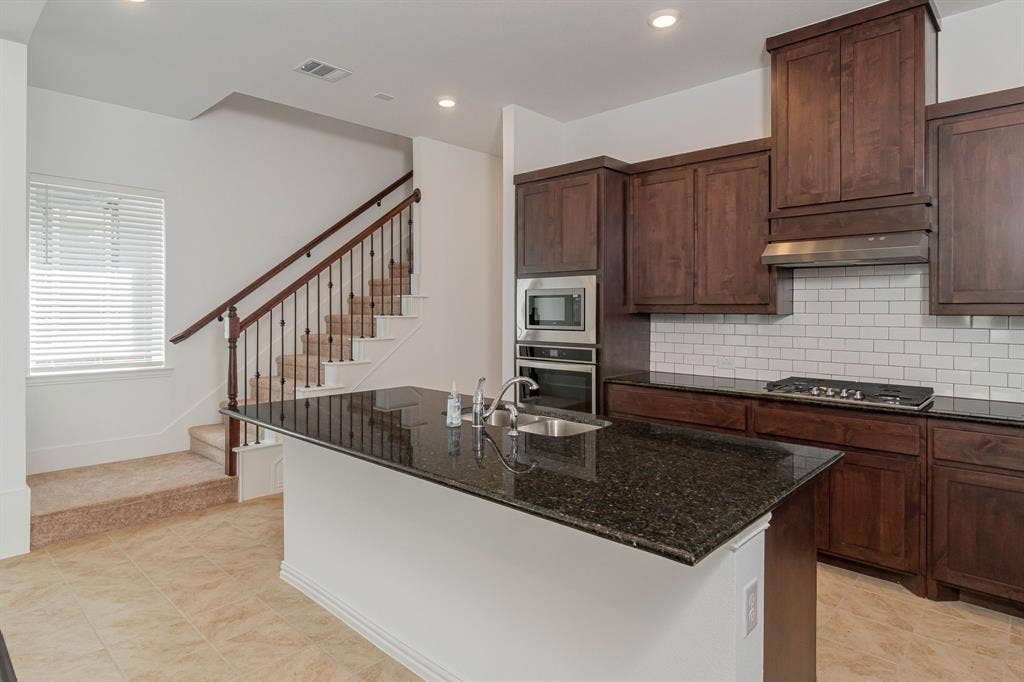 8705 Barnbougle Dunes Drive, McKinney, TX 75070 8705 Barnbougle Dunes Drive, McKinney, TX 75070