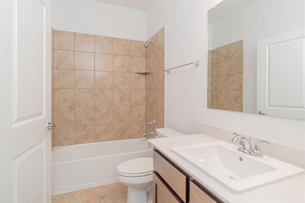 8705 Barnbougle Dunes Drive, McKinney, TX 75070 8705 Barnbougle Dunes Drive, McKinney, TX 75070